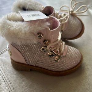 Juicy Couture Winter shoes T5